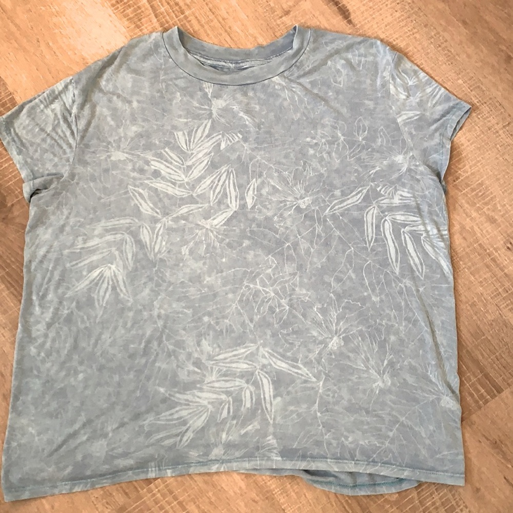RVCA soft women’s TEE. Size Large